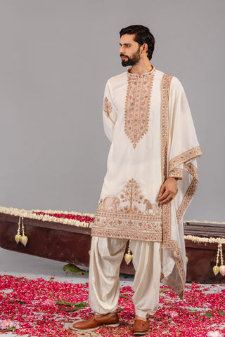 Men’s Ivory Embroidered Kurta Set with Dupatta