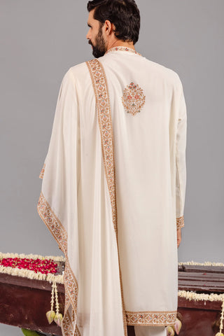 Men’s Ivory Embroidered Kurta Set with Dupatta