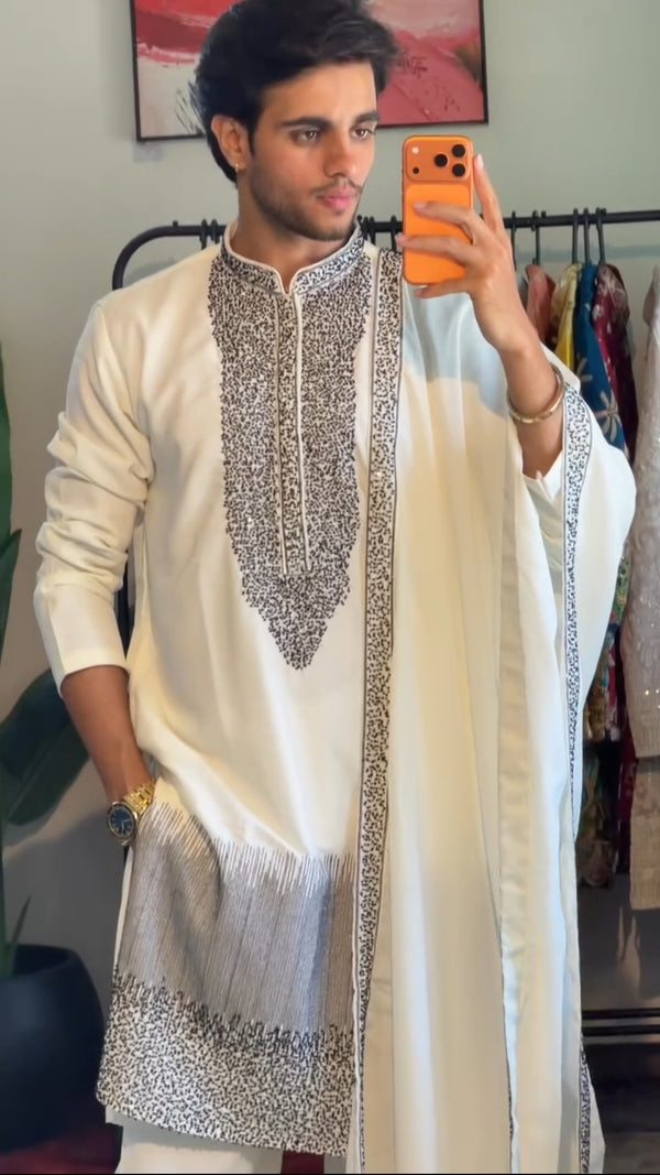 Men’s White Embroidered Kurta Set Dupatta