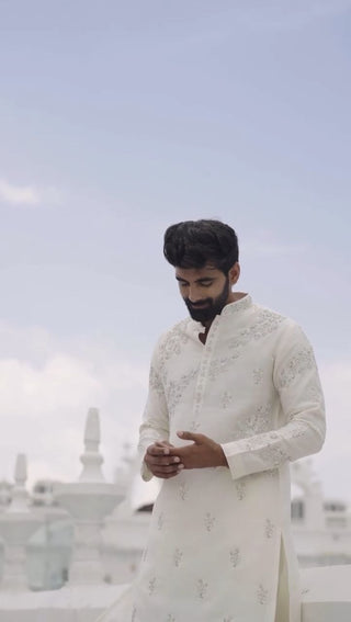 Men’s Ivory Embroidered Kurta
